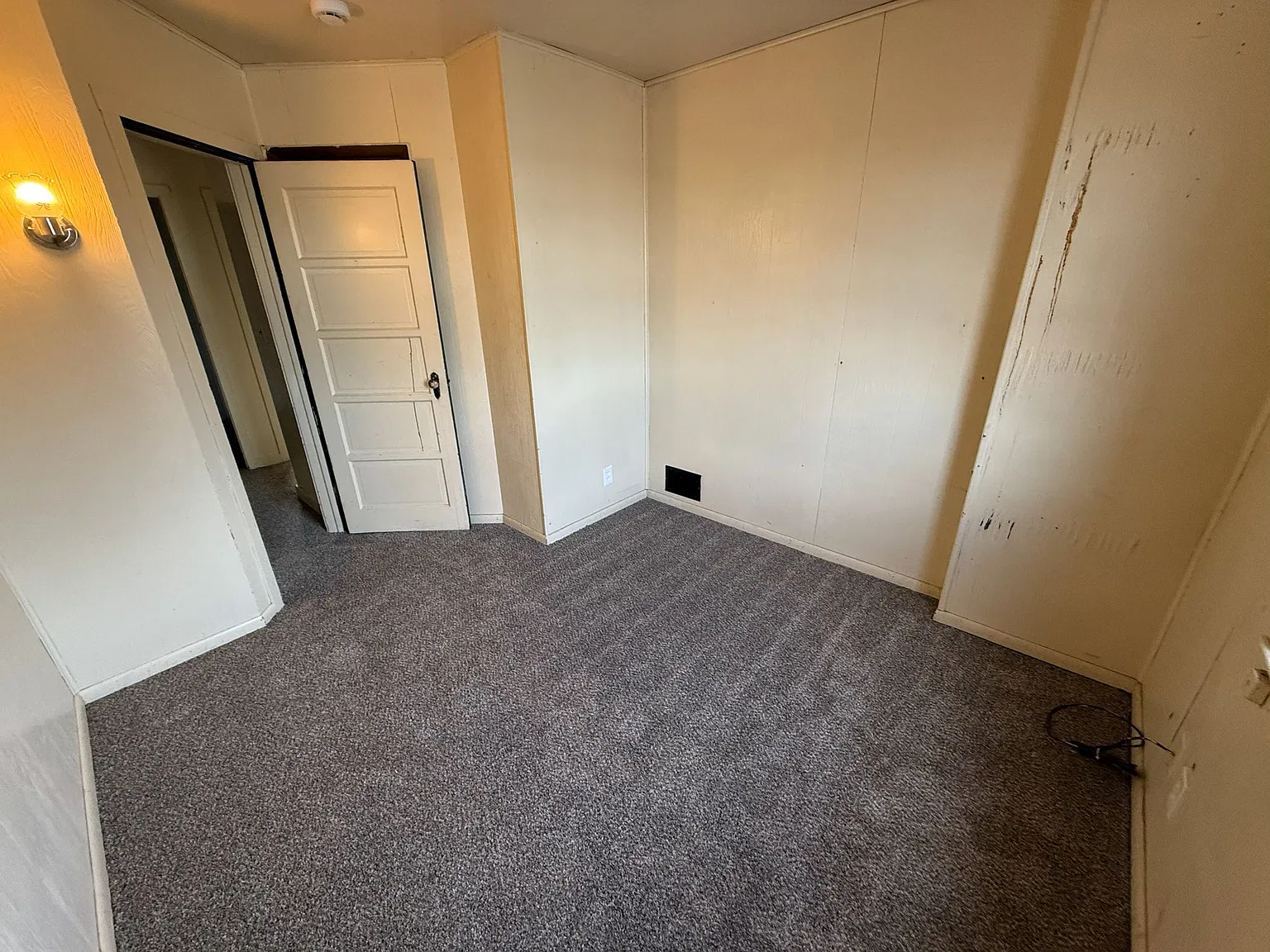 2 bed, 900 sqft, $900 — Photo 3