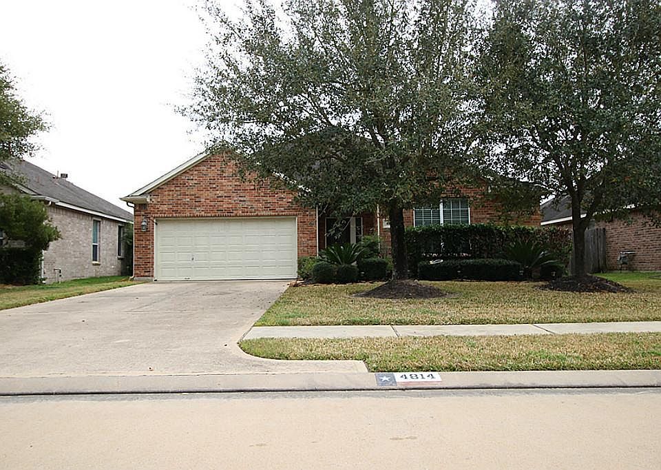 1st image of 4814 Bonny Loch Ln