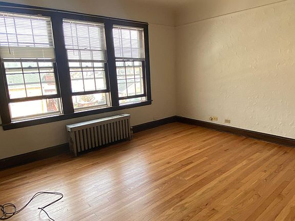 2nd image of 3318 N Menard Ave Unit 2