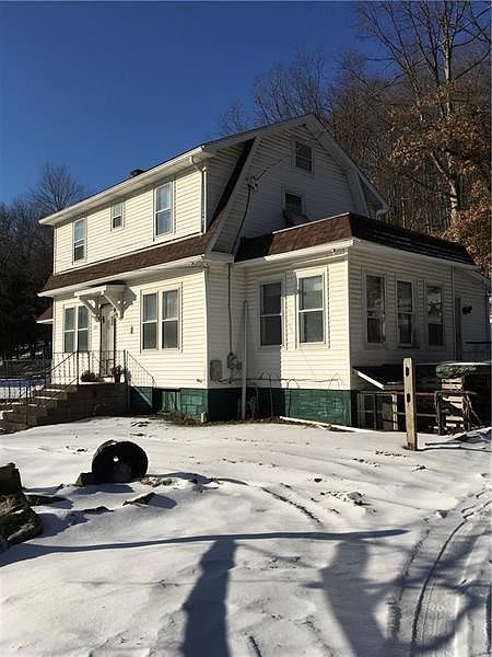 2nd image of 375 Petrolia Rd