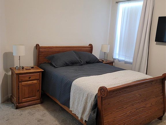 5th image of 406 Watercourse Way