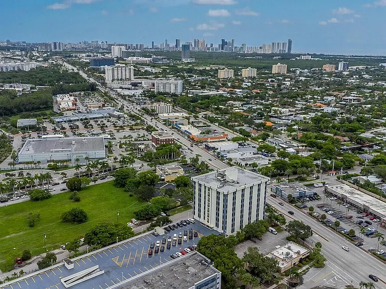 12550 Biscayne Blvd #218 — Photo 32