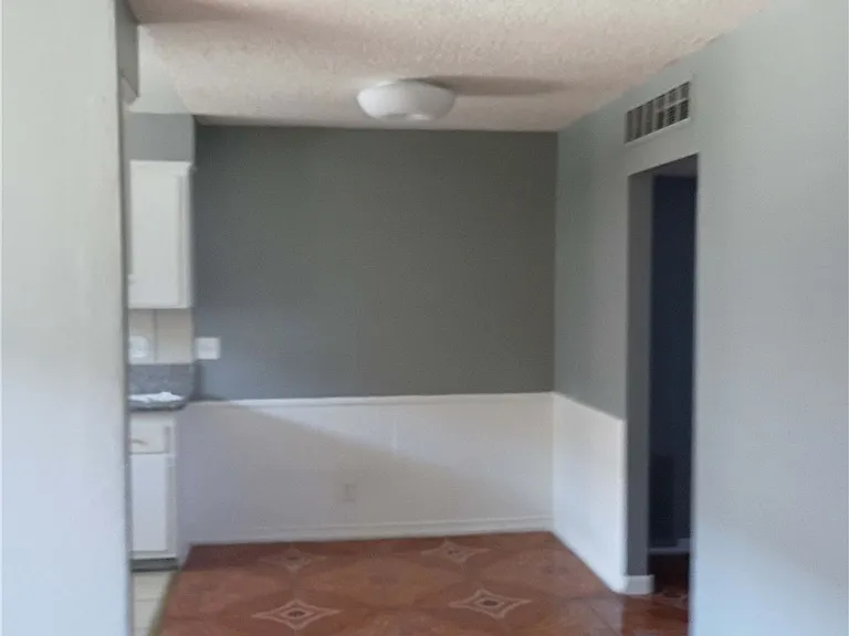 2100 Sunrise Ave #4 — Photo 12