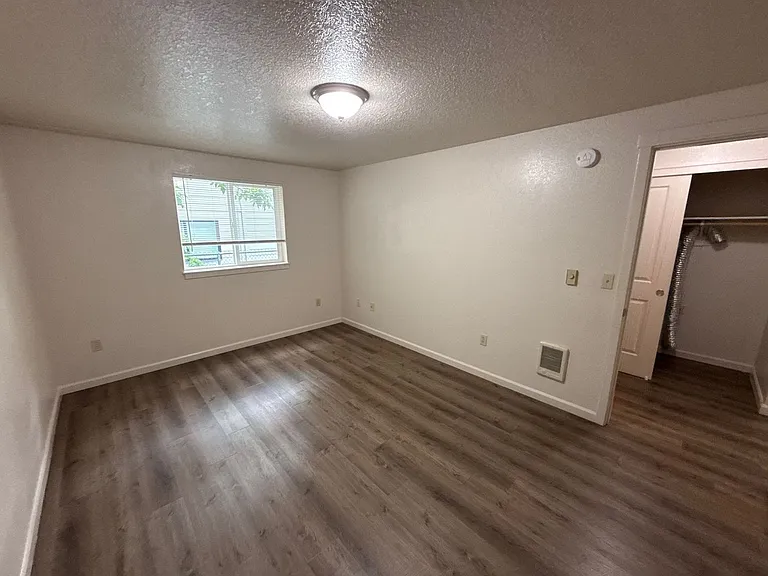 917 Bryan Ct — Photo 13