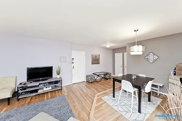 Sold by Moda Realty | media 16