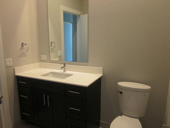 2nd image of 1340 S Michigan Ave APT 0406