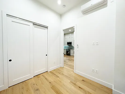 Rented by Chase Global M Realty LLC | media 23