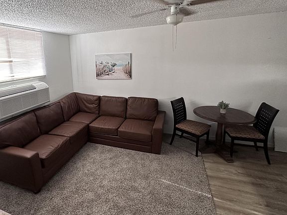 4th image of 320 Lee Ave #Eb8af5bbf