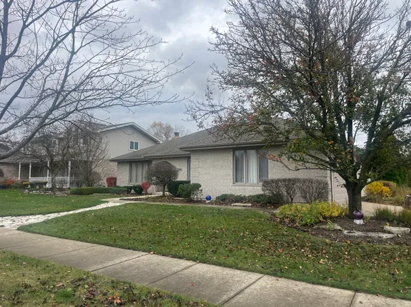 10623 Pentagon Dr, Orland Park, IL 60467