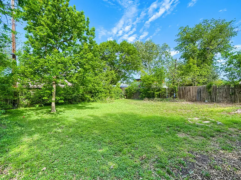 8308 Hathaway Dr — Photo 18