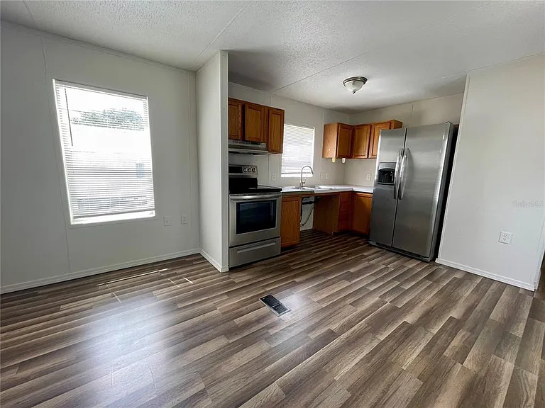 6330 Eugene Acres Ln — Photo 7