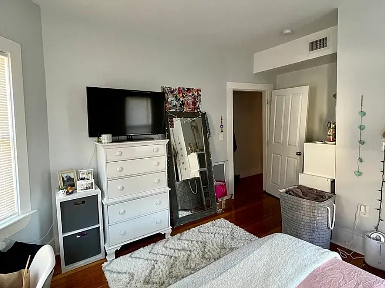 42 Moseley St #2 — Photo 9