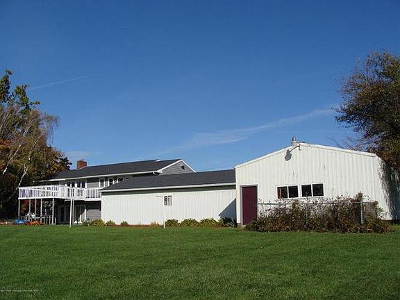 3rd image of 1285 Lawrence Hwy