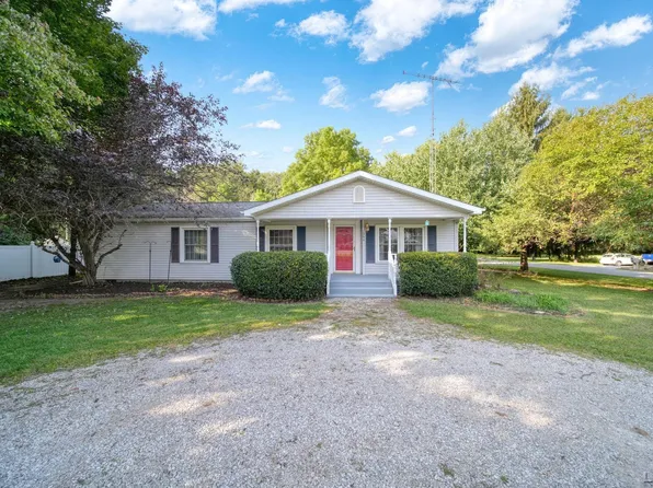1966 Dawson Dr, Adrian, MI 49221