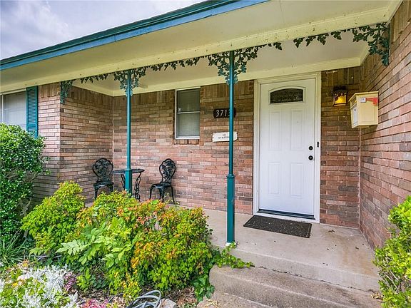 2nd image of 3713 Tulane Cir