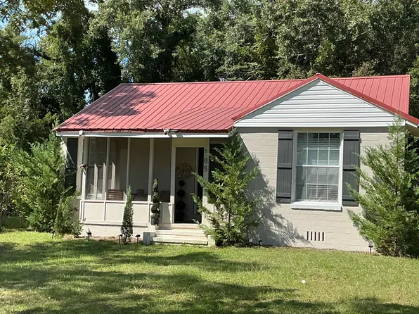 105 Pecan Leaf Ln, Andalusia, AL 36420