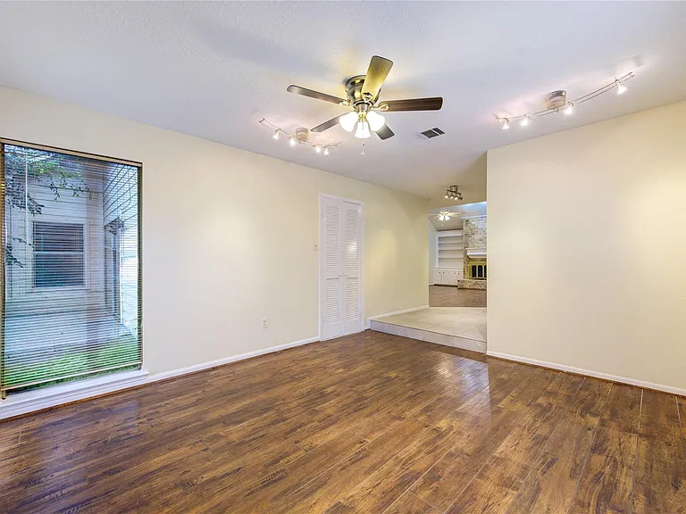 12810 Chaseland Ln — Photo 18