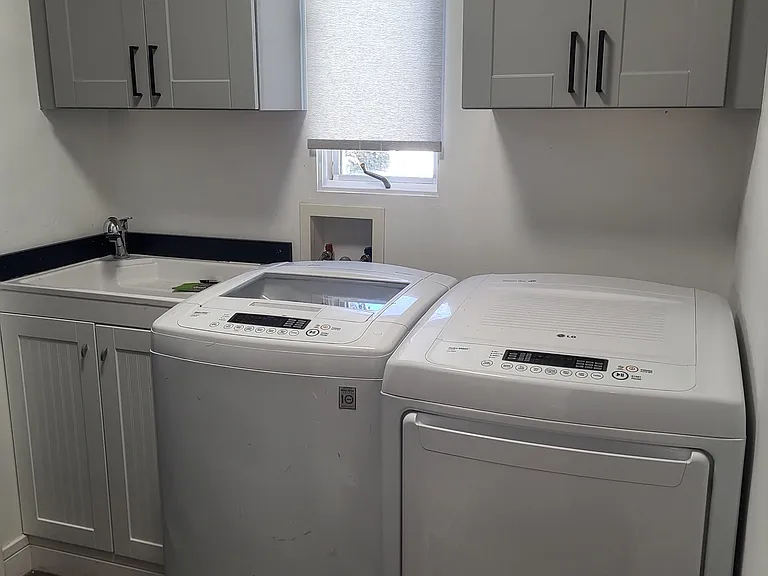 454 Woodland Dr W — Photo 9