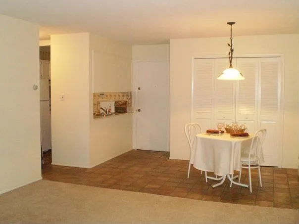 2317 Packard St APT B102 photo 1