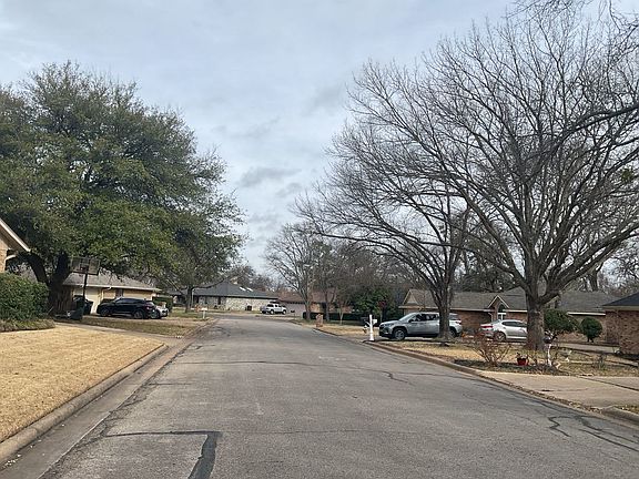 5th image of 319 Jamie Way