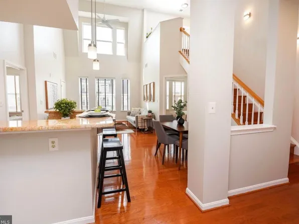 2655 Prosperity Ave APT 413, Fairfax, VA 22031