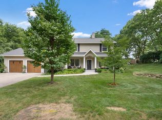 3455 Montgomerie Ave, Deephaven, MN 55391