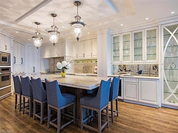 4th image of 1801 Gulf Shore Blvd N #602