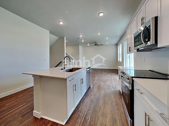 5th image of 3578 N Annabell St