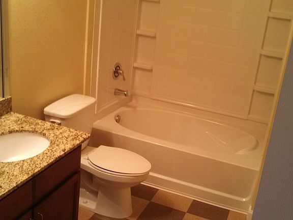 3rd image of 518 Continental Dr