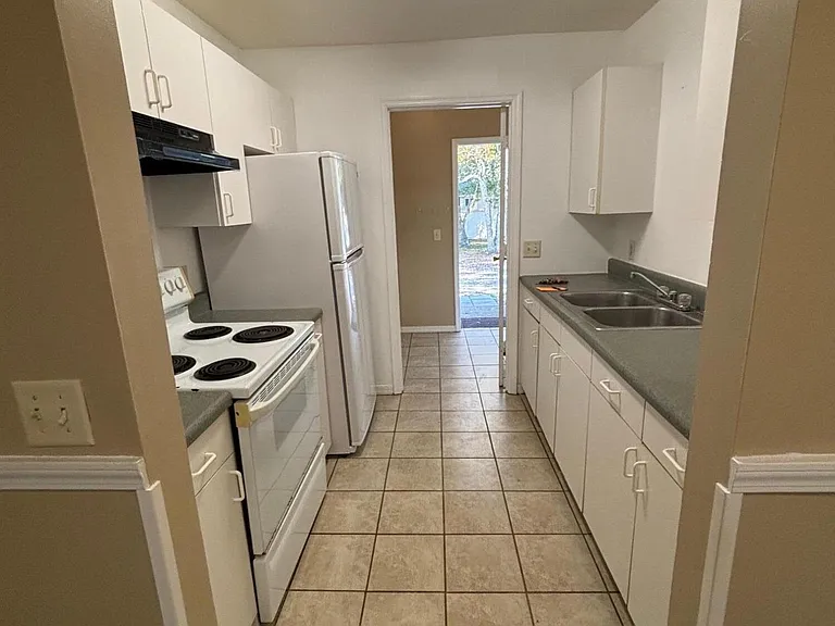 177 Palmer St #B — Photo 8