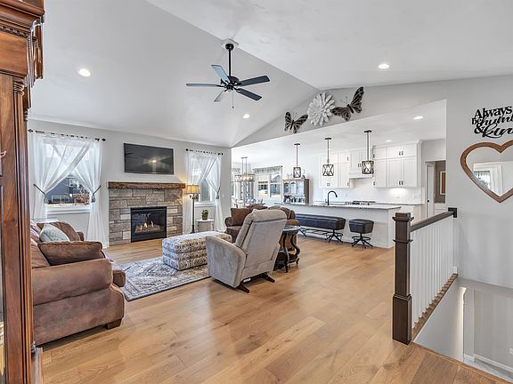 2nd image of 5593 N Amethyst Dr