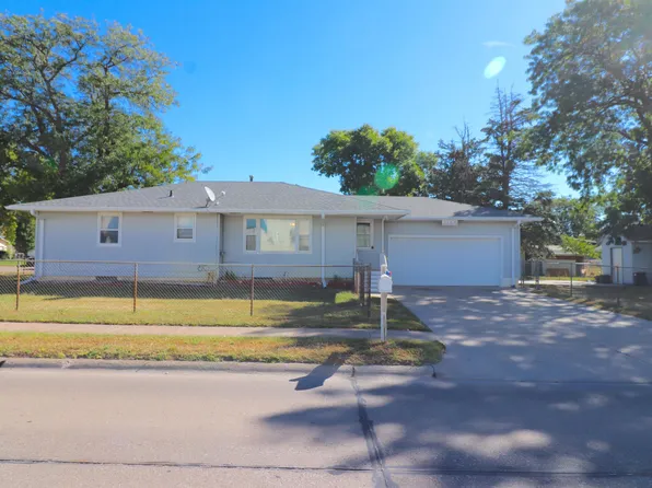 2155 10th Ave, Columbus, NE 68601