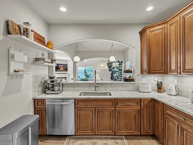 2226 E Berrie Cir — Photo 14