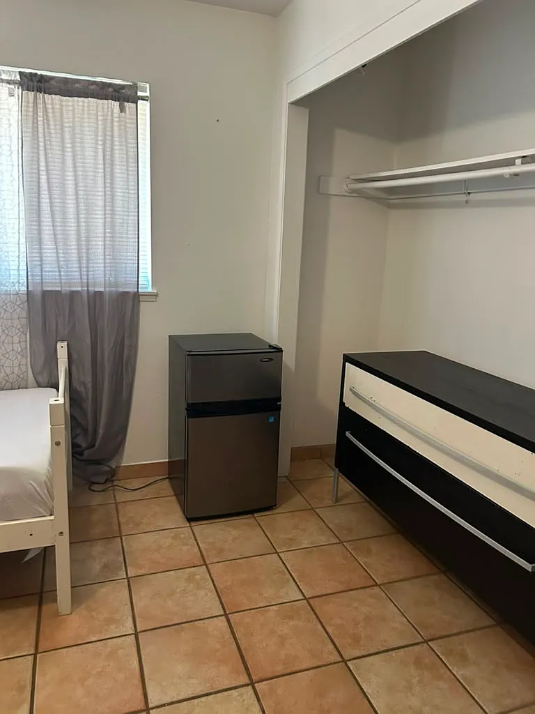 3 bed, 1600 sqft, $650 — Photo 4