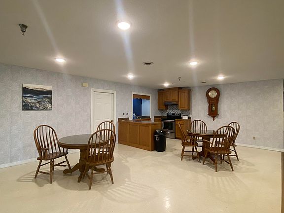4th image of 121 Primrose Ln
