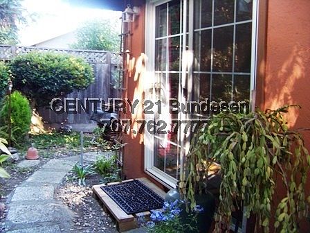 1st image of 733 Elm Dr