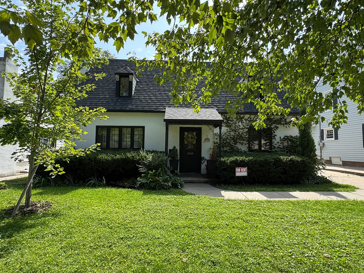 3 bed, 2239 sqft, $2,950 — Photo 1