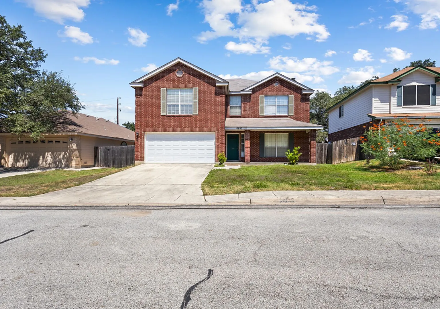 3 Bedroom 2.5 Bathrooms located in Spring Vistas Subdivision — Photo 1