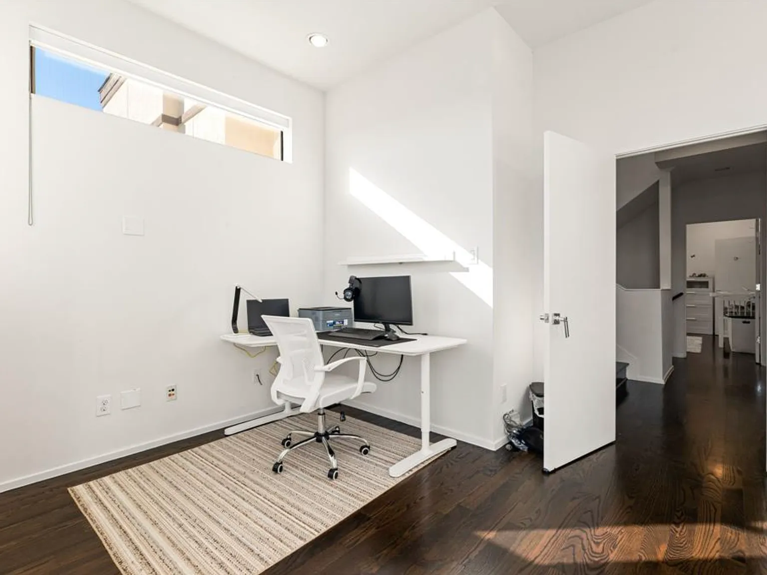 3 bed, 2500 sqft, $4,000 — Photo 4