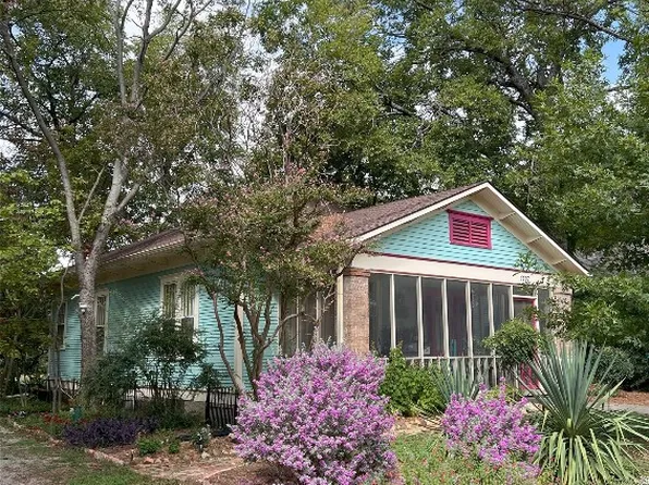 1107 Bolivar St, Denton, TX 76201