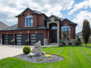 64 Valencia Dr, Chatham Kent, ON N7L 0G3