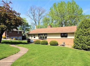 434 Long Dr, Pittsburgh, PA 15241