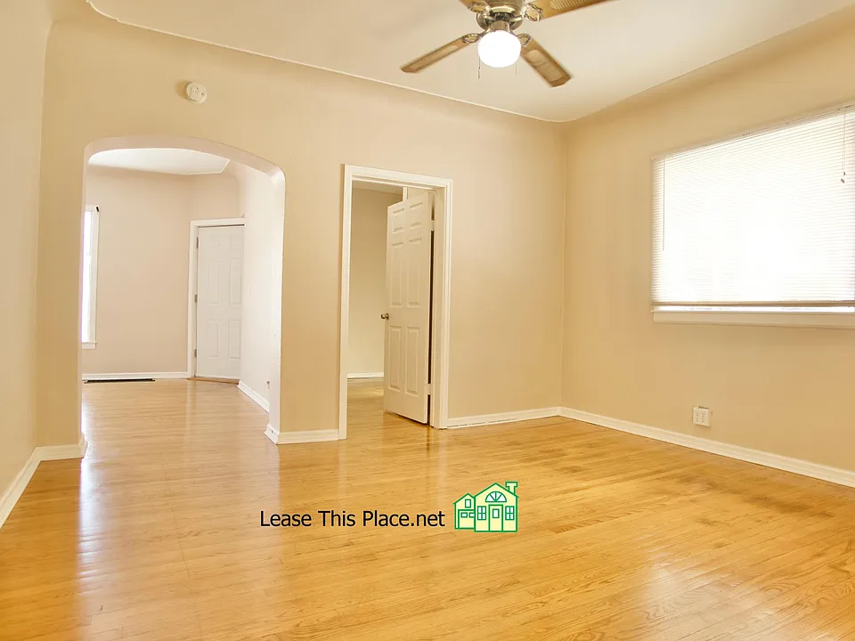650 Fremont Ave NW #LOWER
