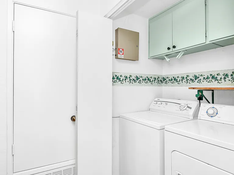 291 S Wildwood — Photo 12