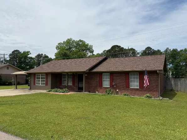 112 Chatham St, Fulton, MS 38843