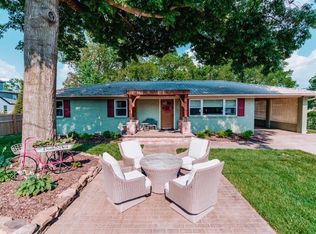 107 SW D St, Bentonville, AR 72712