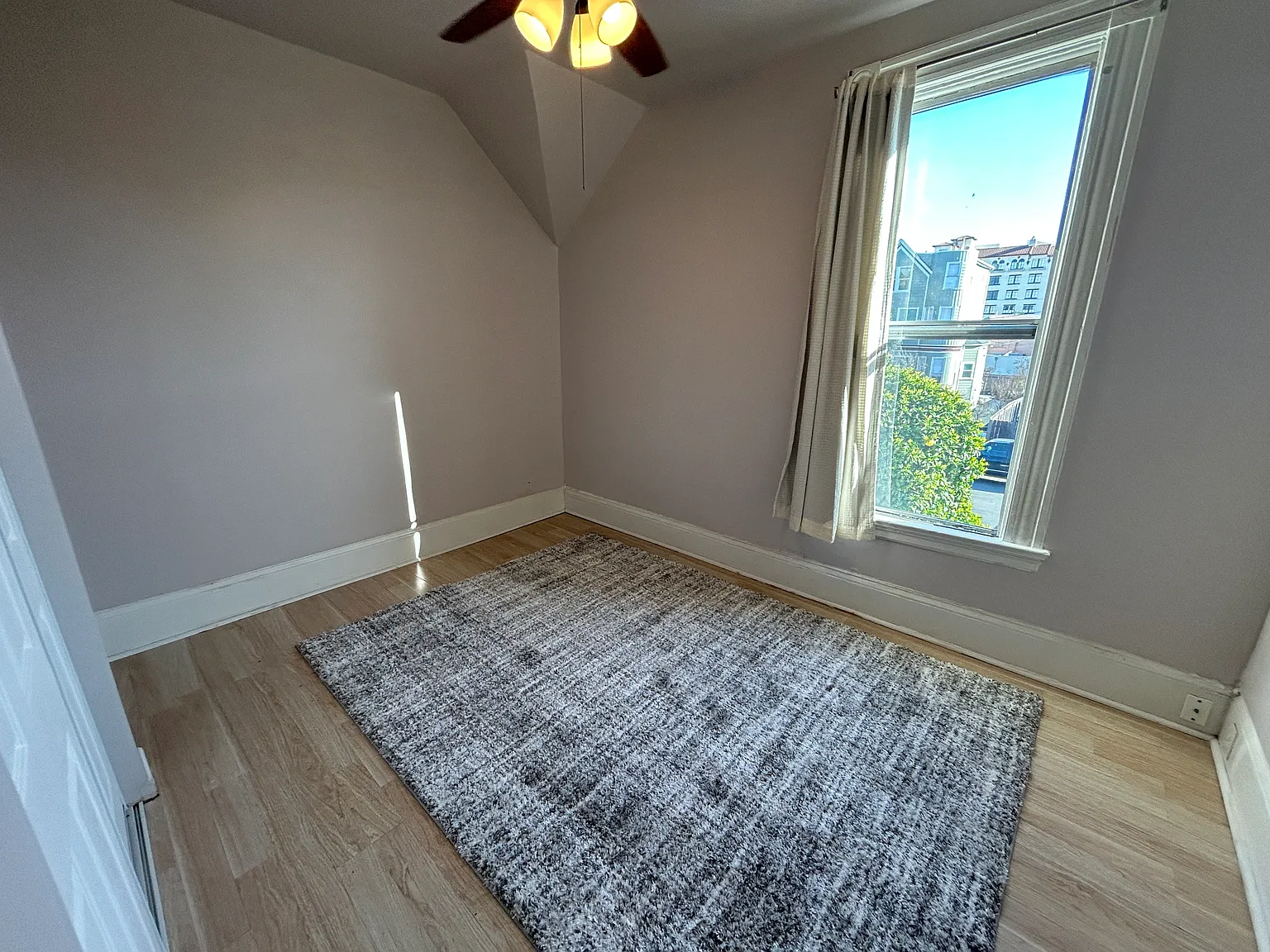 2 bed, 850 sqft, $1,695 — Photo 4
