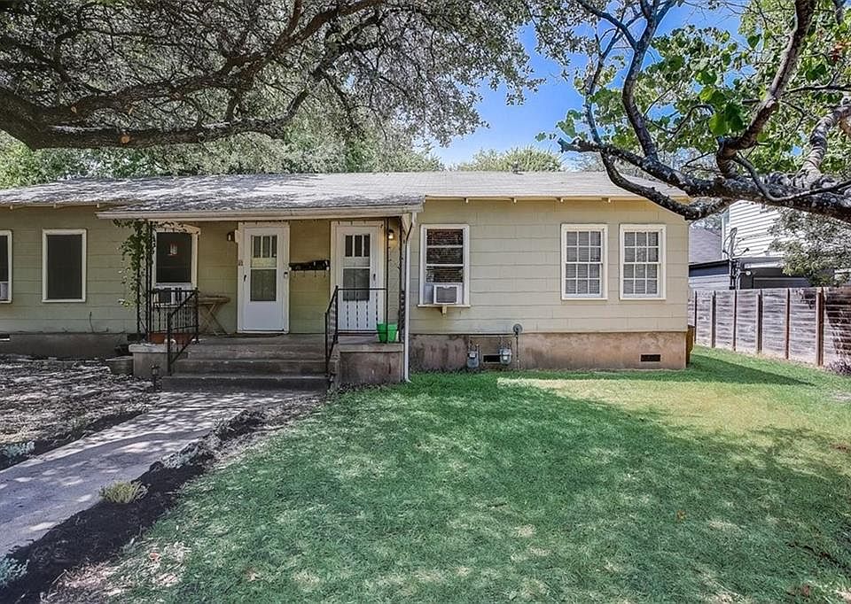 1st image of 2710 La Mesa Dr #A