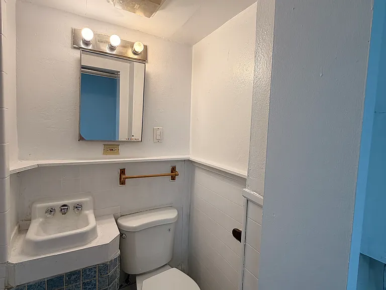 206 Avondale Ave #1 — Photo 9