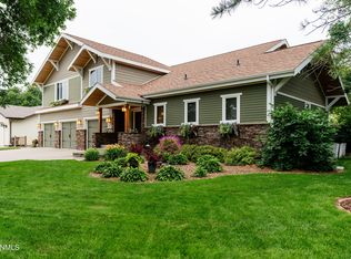 1605 9th Ave SE, Jamestown, ND 58401